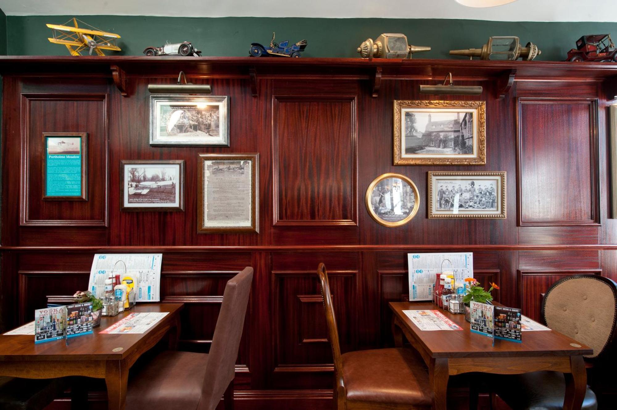 Sandford House Hotel Wetherspoon Хантингдон Экстерьер фото