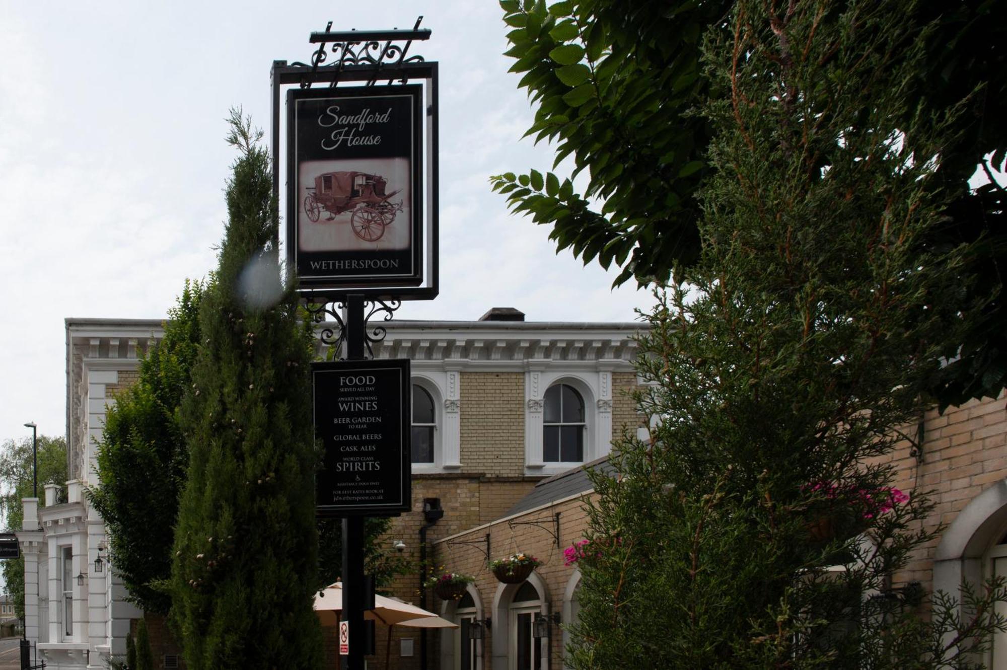 Sandford House Hotel Wetherspoon Хантингдон Экстерьер фото