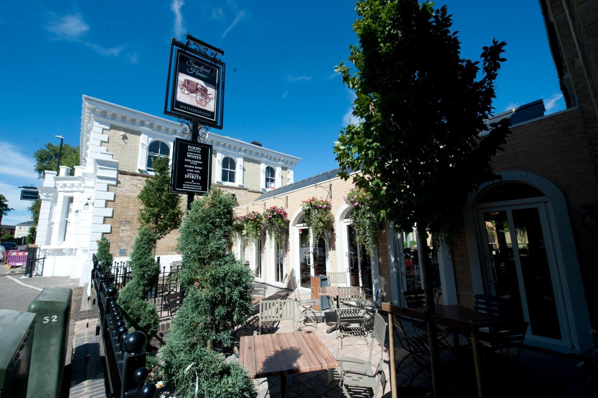 Sandford House Hotel Wetherspoon Хантингдон Экстерьер фото