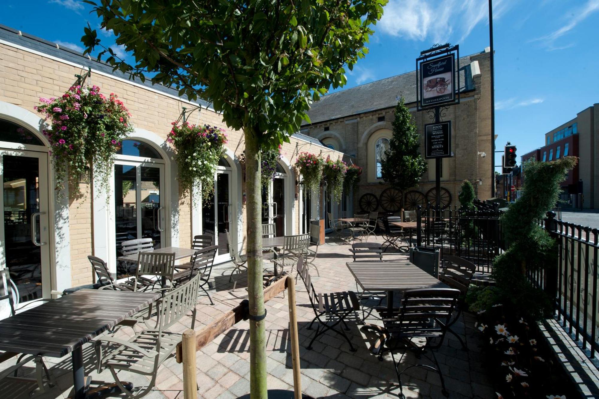 Sandford House Hotel Wetherspoon Хантингдон Экстерьер фото