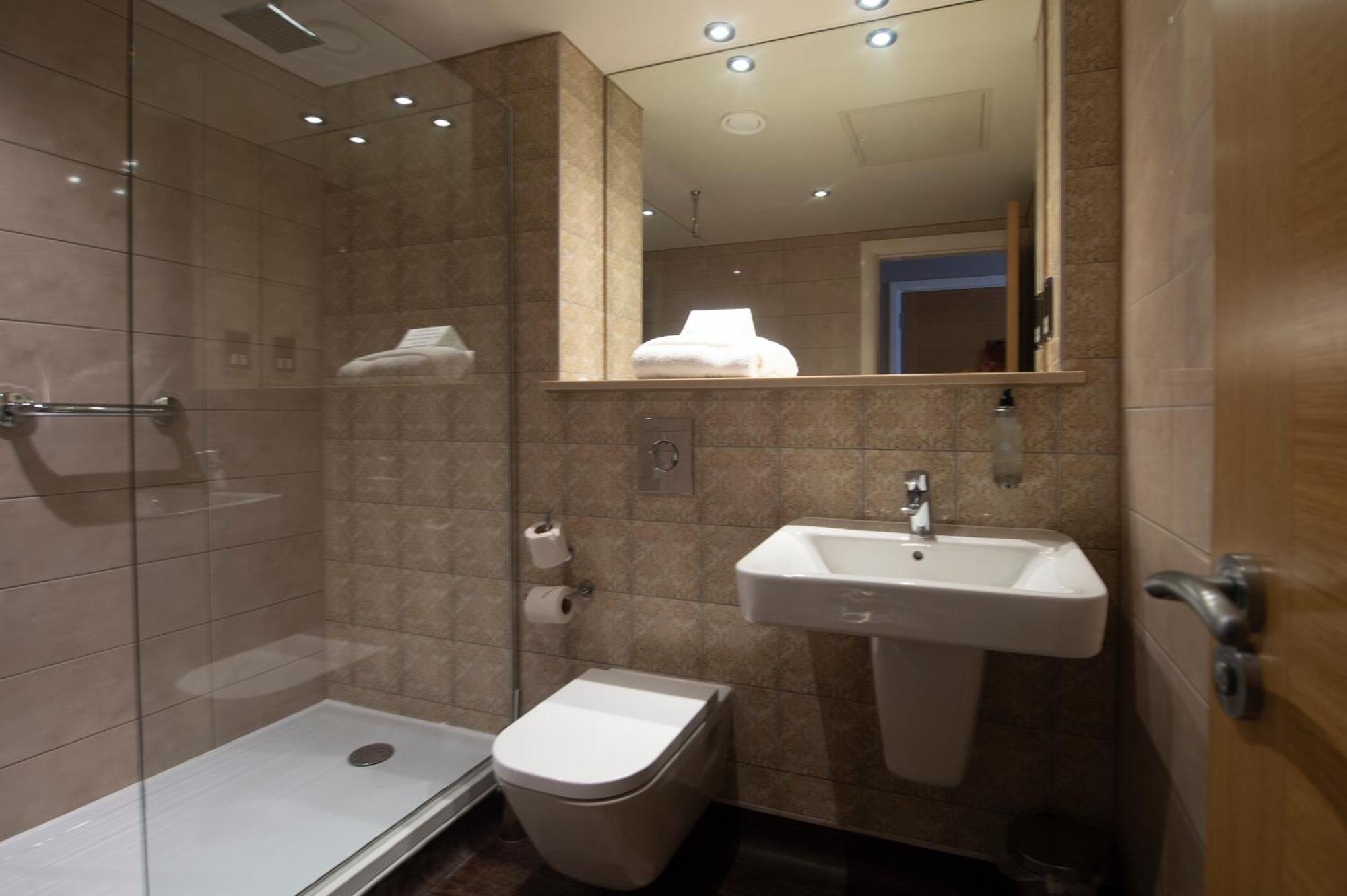 Sandford House Hotel Wetherspoon Хантингдон Экстерьер фото