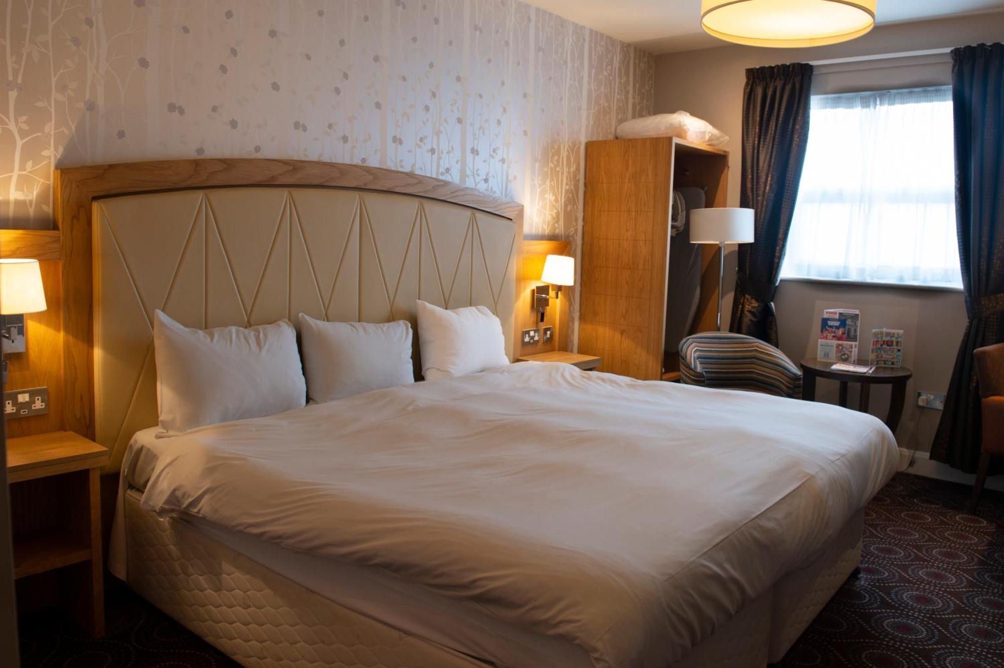 Sandford House Hotel Wetherspoon Хантингдон Экстерьер фото