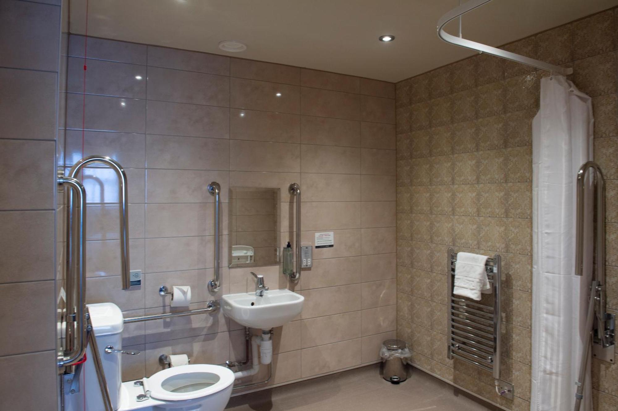 Sandford House Hotel Wetherspoon Хантингдон Экстерьер фото