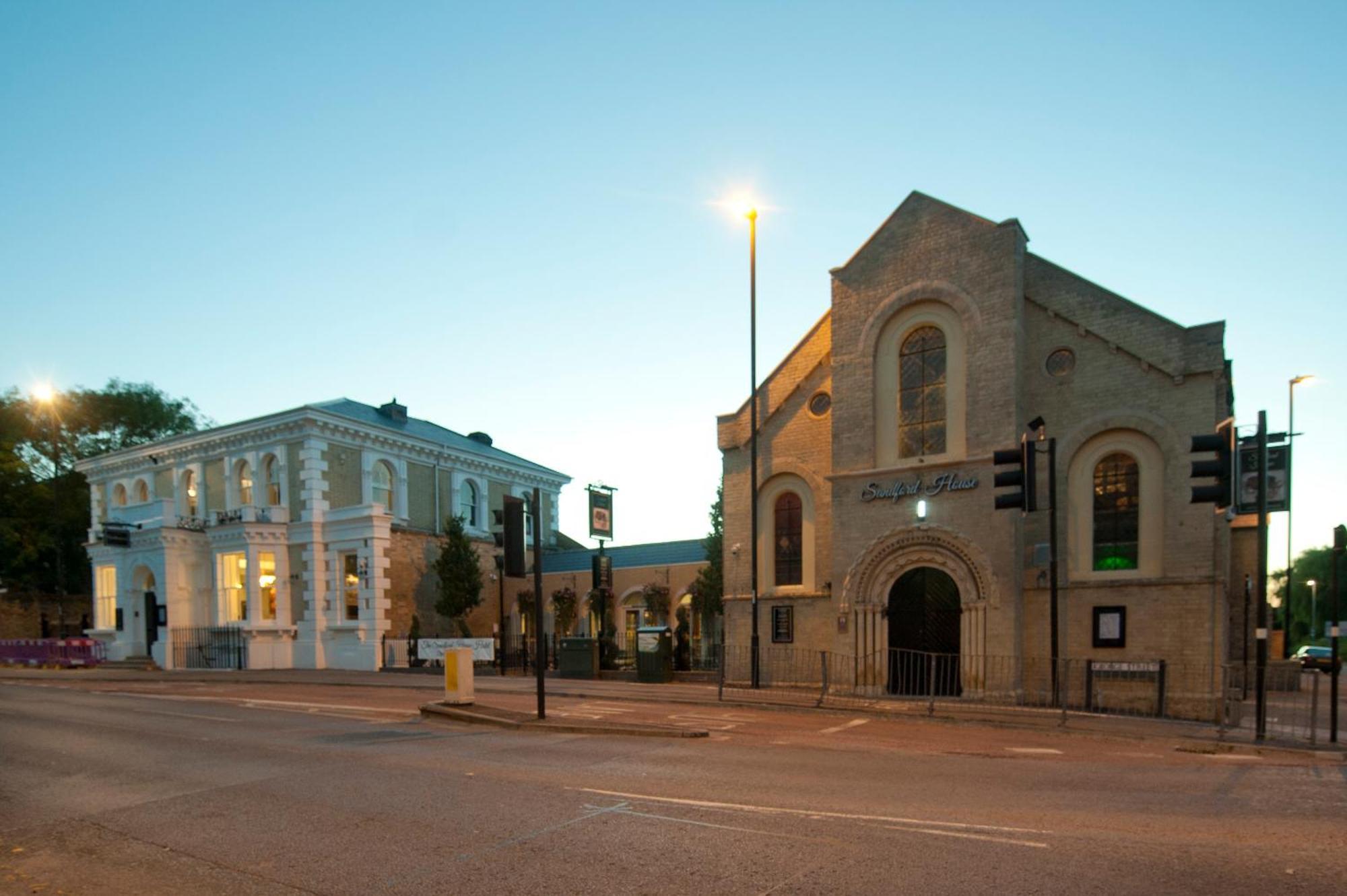 Sandford House Hotel Wetherspoon Хантингдон Экстерьер фото