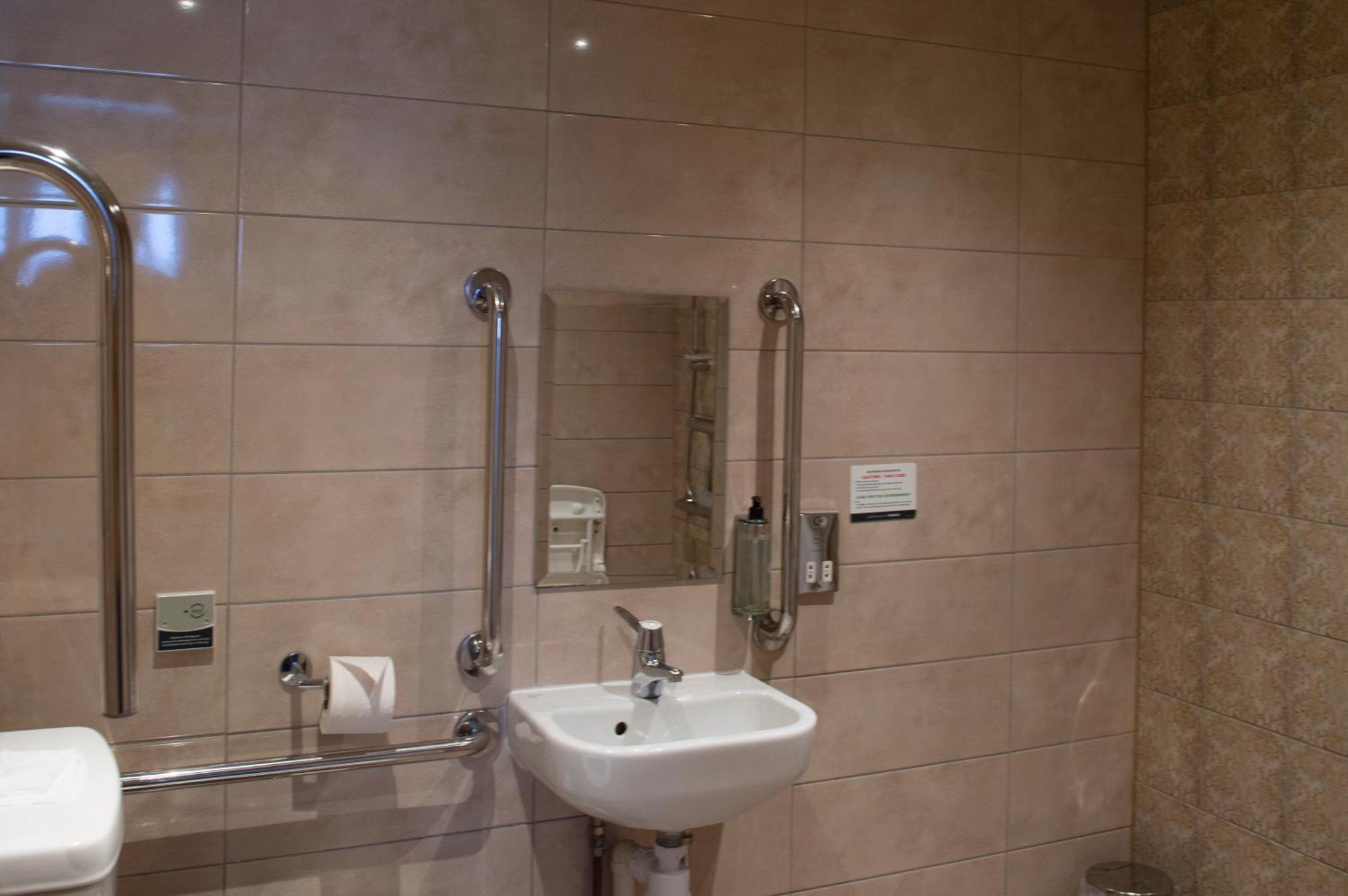 Sandford House Hotel Wetherspoon Хантингдон Экстерьер фото