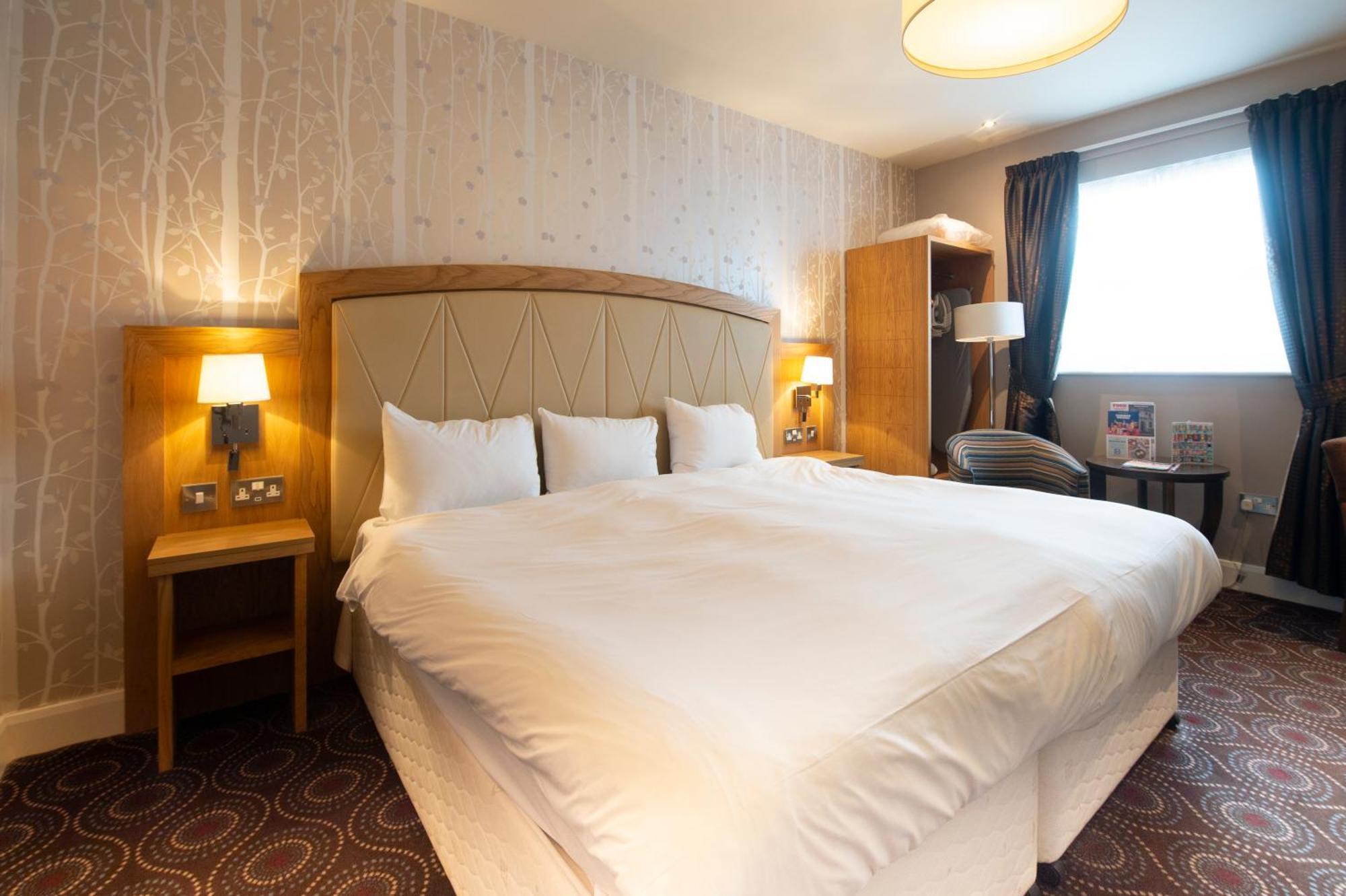 Sandford House Hotel Wetherspoon Хантингдон Экстерьер фото