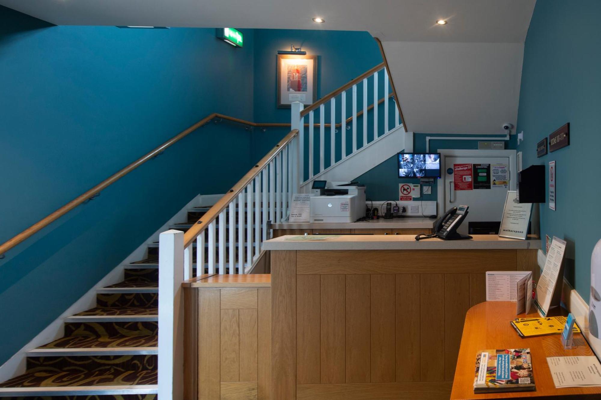 Sandford House Hotel Wetherspoon Хантингдон Экстерьер фото