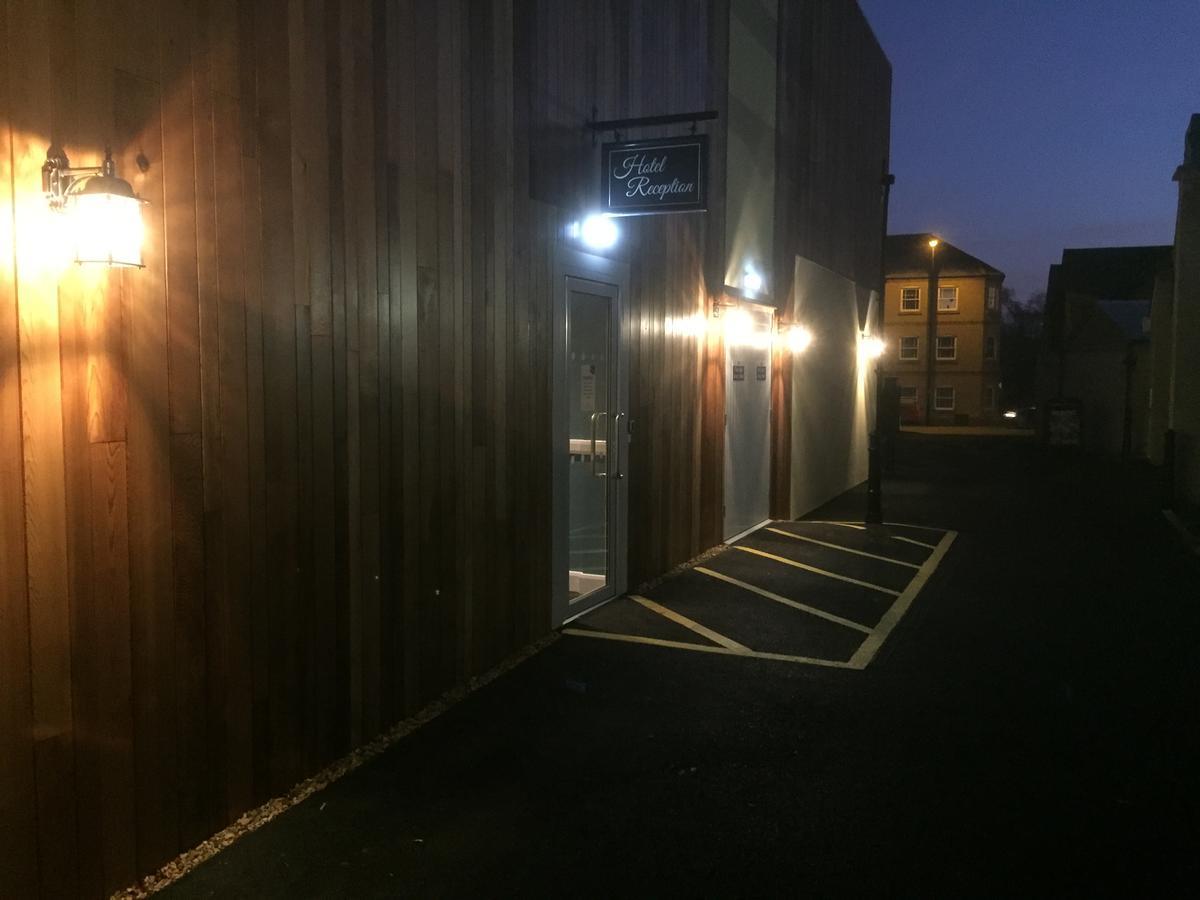 Sandford House Hotel Wetherspoon Хантингдон Экстерьер фото
